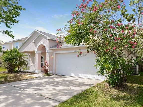 3rd image of 604 Lake Cypress Cir
