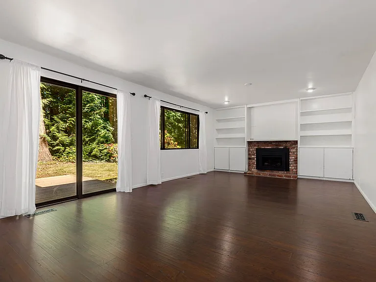 18104 NE 197th Pl — Photo 12
