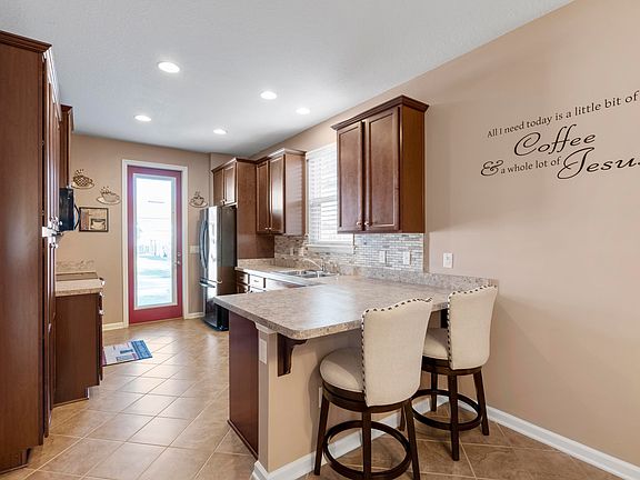4th image of 3079 Holly Grove Ln