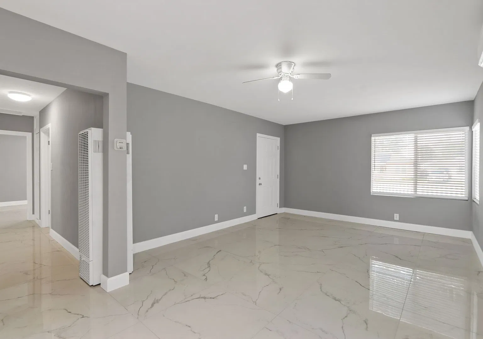 1624 N Gordon Court — Photo 2