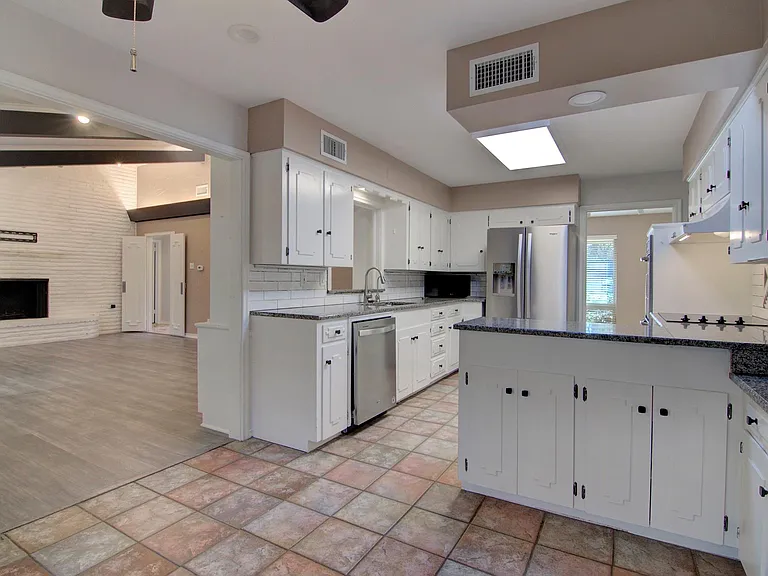 3763 Vinecrest Dr — Photo 14