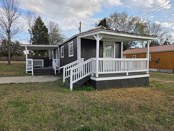 3rd image of 304 Carson Rd