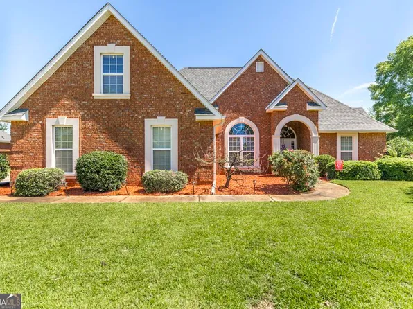 608 Twelve Oaks Dr, Warner Robins, GA 31088