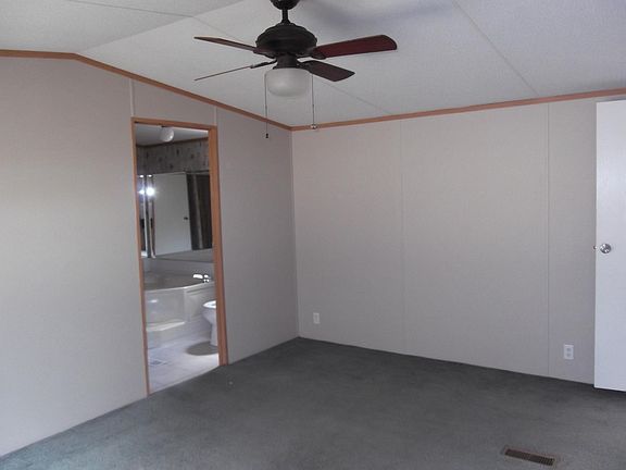 large master bedroom ( has walk in closet)