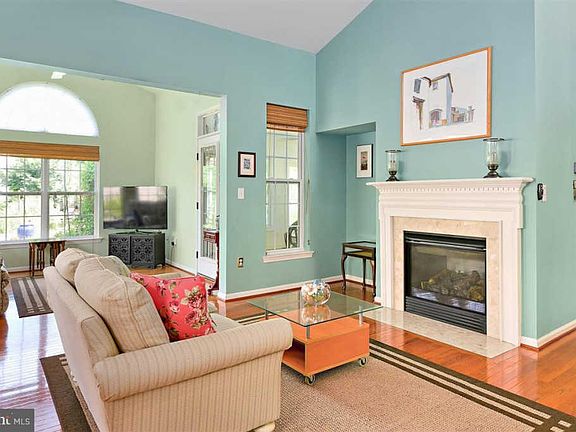 5th image of 38013 Bayview Cir W