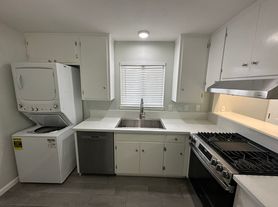 13260 Kiowa Rd, Apple Valley, CA