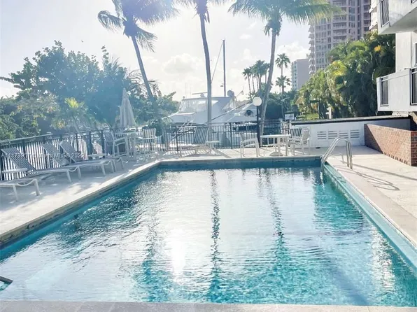 6901 Edgewater Dr APT 315, Coral Gables, FL 33133