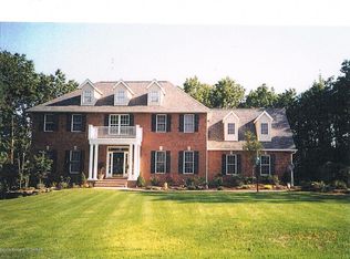 211 Emily Ln, Dallas, PA 18612