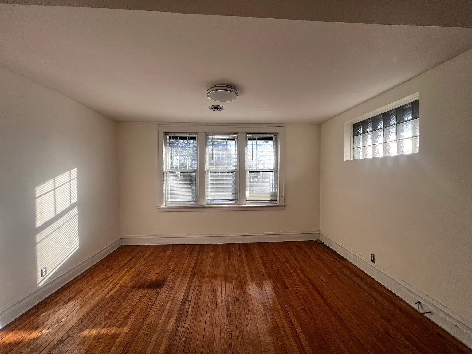 7473 Wise Ave — Photo 4