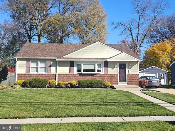 135 Hampshire Ave, Audubon, NJ 08106