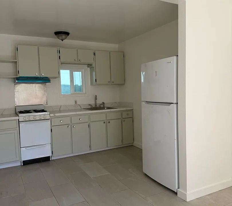 2711 Soquel Ave
