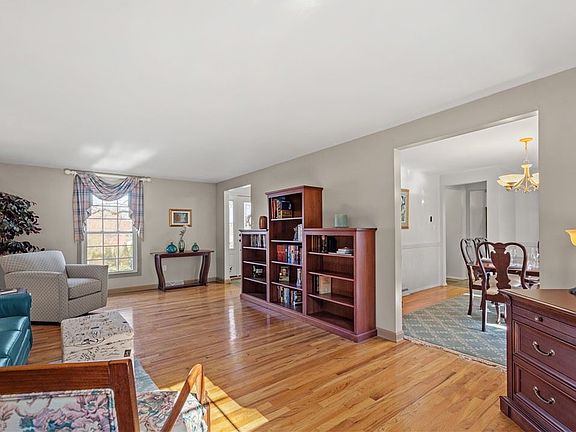 4th image of 1255 Lamson Cir