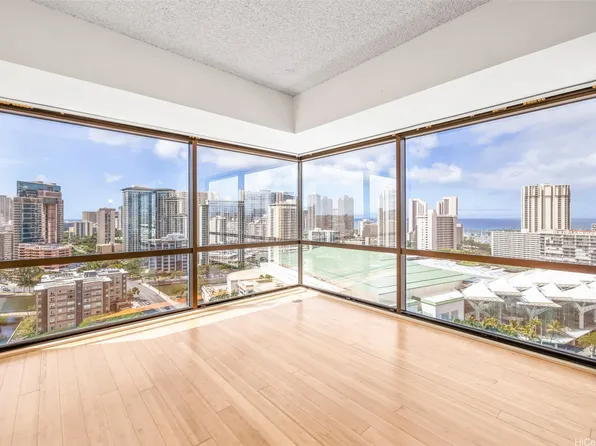 1750 Kalakaua Ave APT 2402, Honolulu, HI 96826