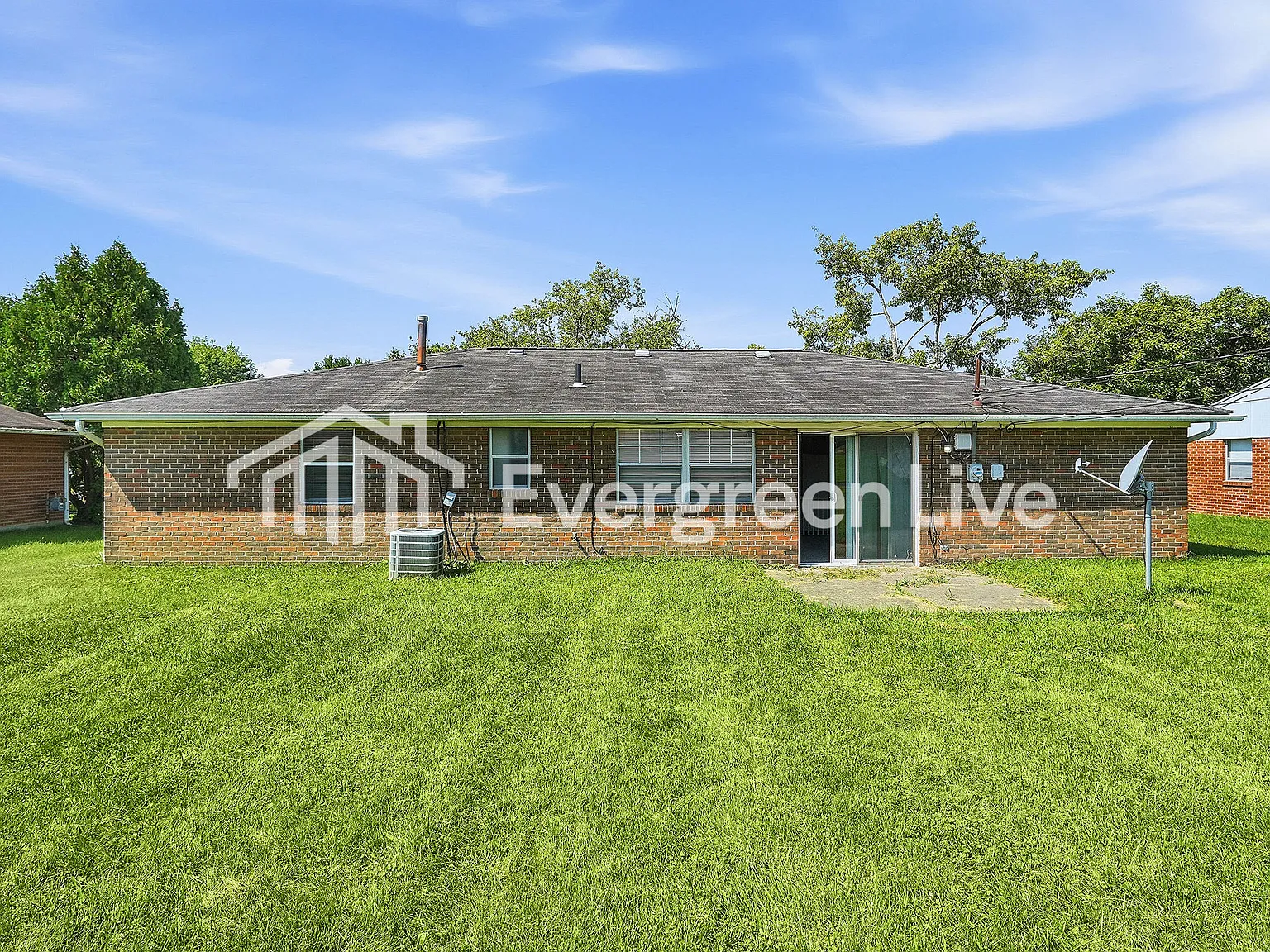 3 bed, 2.0 bath, 1140 sqft, $1,845 — Photo 3