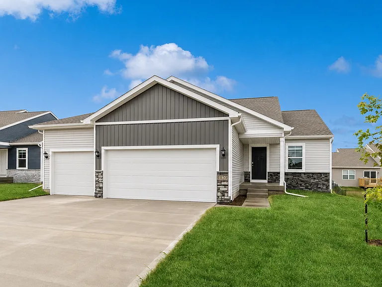1120 Northview Dr — Photo 1