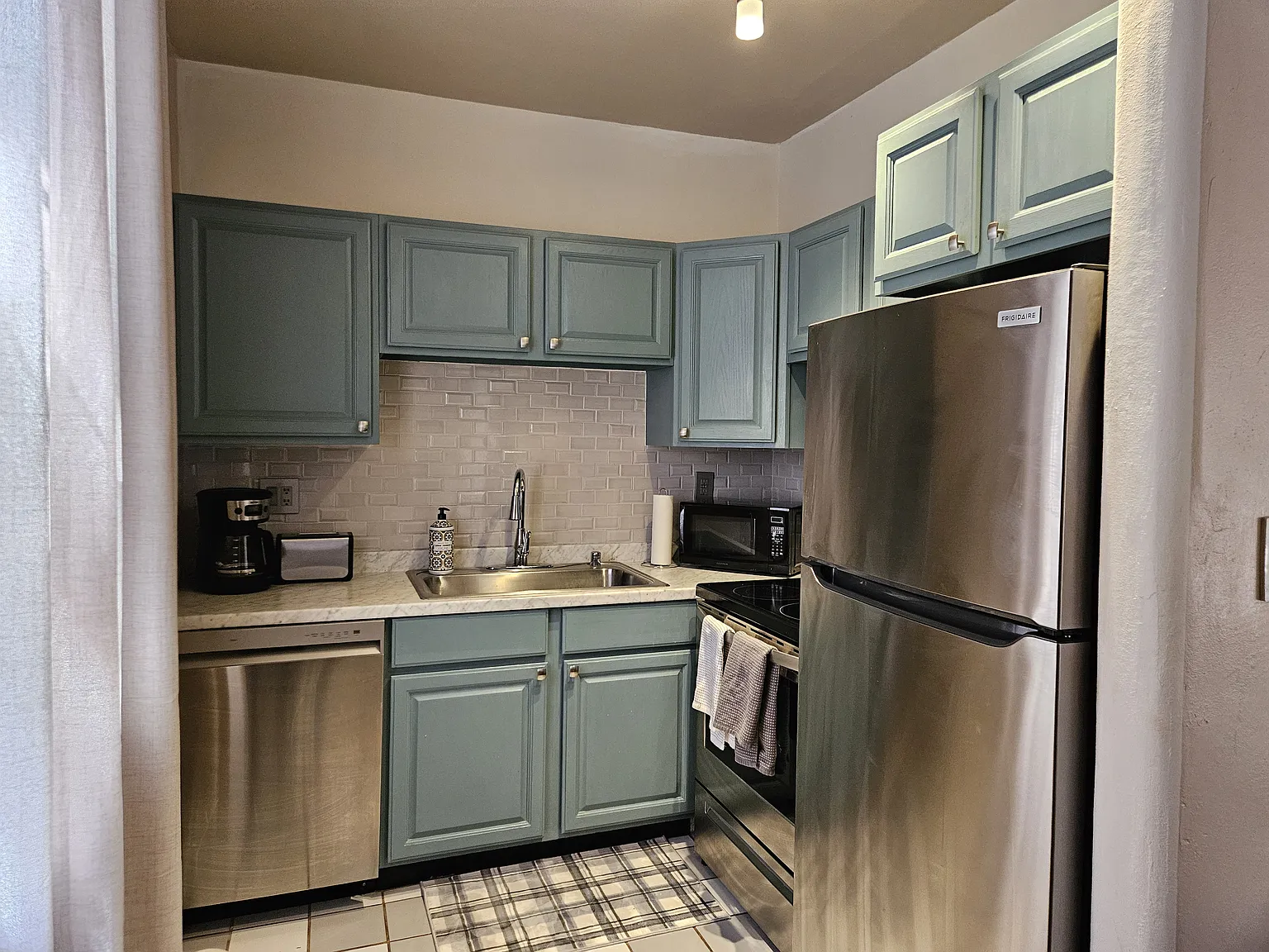 640 Paseo De Peralta — Photo 3