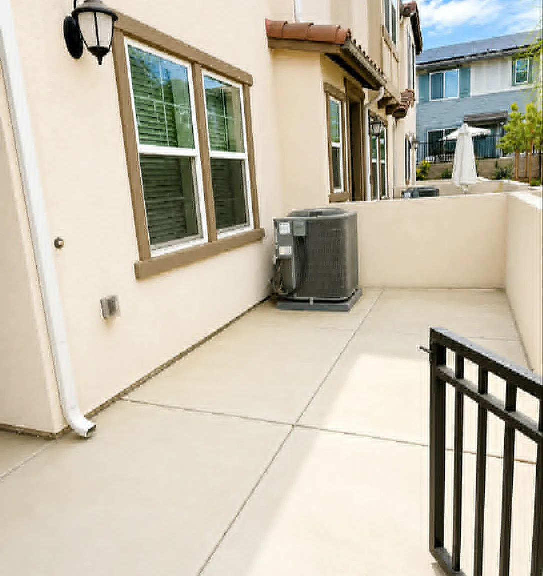 3 bed, 2.5 bath, 1450 sqft, $3,200 — Photo 4