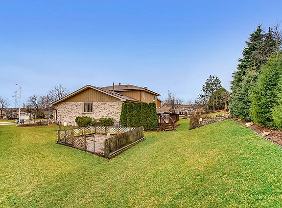 3rd image of 11450 Winding Creek Ct
