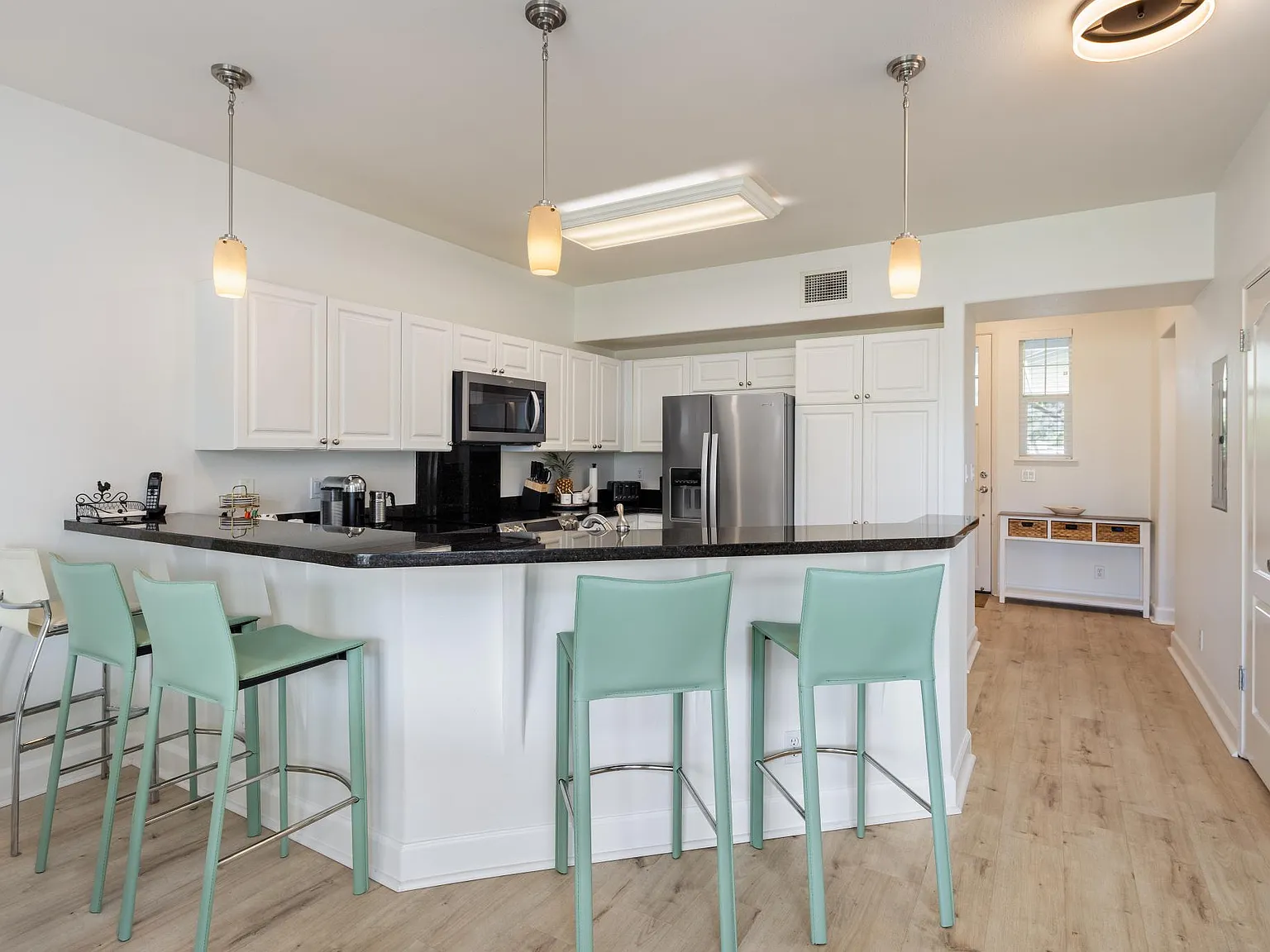3 bed, 1625 sqft, $6,500 — Photo 1