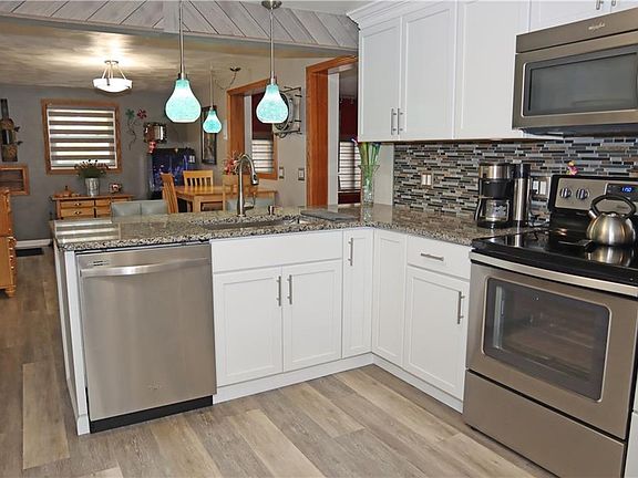 4th image of 1005 Shenk Ave