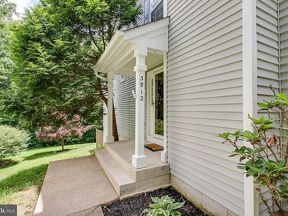 2nd image of 3912 Marquis Pl