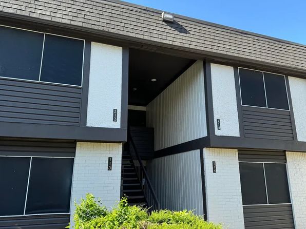 The Miranda | 805 Central Dr, Bedford, TX