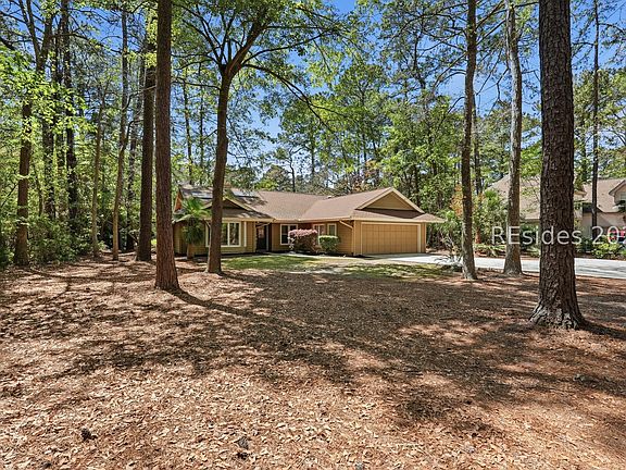 2nd image of 224 White Oaks Cir