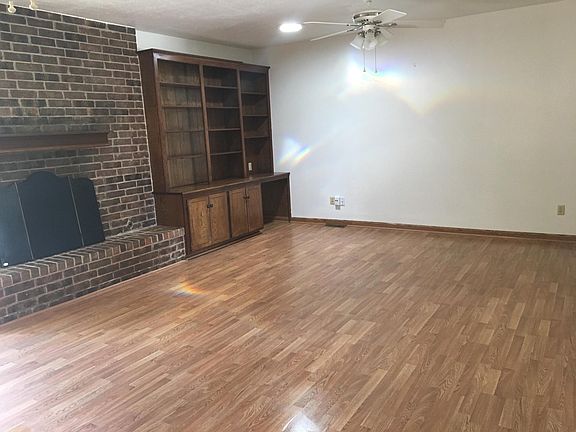 2nd image of 2726 Richardson Dr
