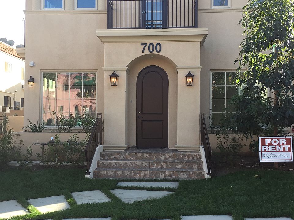 1st image of 700 E Garfield Ave
