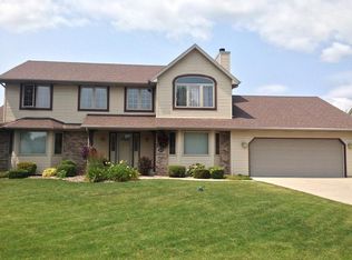 N6194 Woodland Meadows Dr, Sheboygan, WI 53083