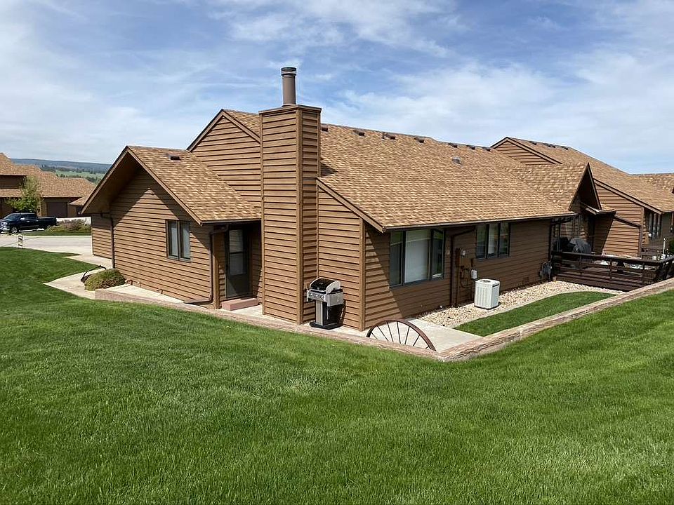 1st image of 940 Country Club Dr