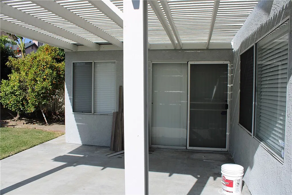 3 bed, 2.5 bath, 1624 sqft, $3,850 — Photo 4