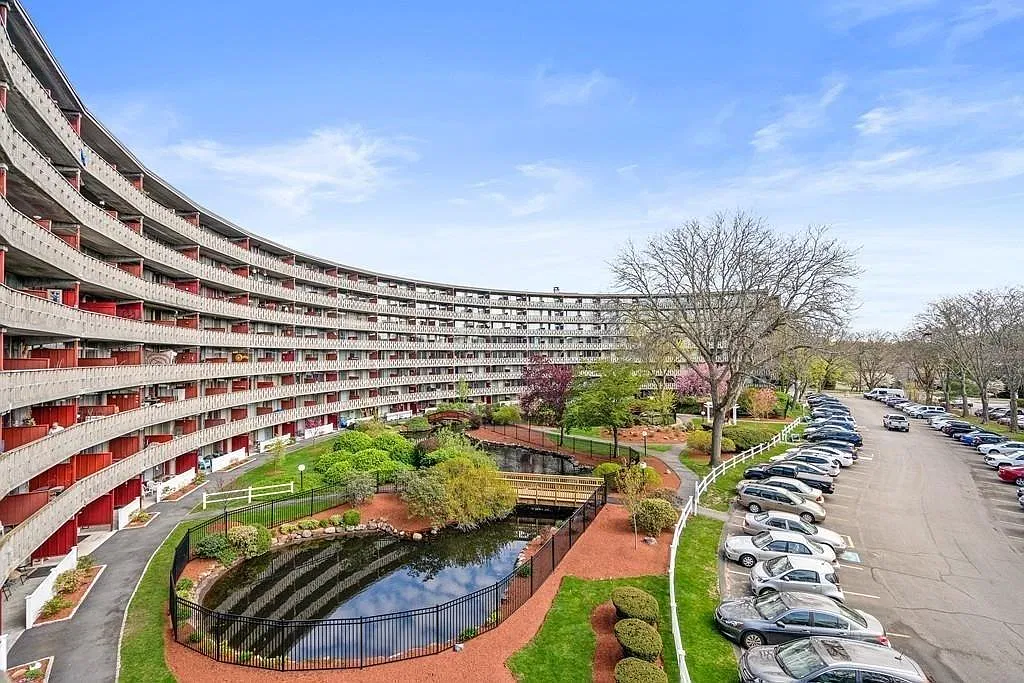 1 bed, 606 sqft, $1,950 — Photo 1