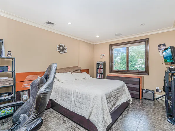 14 Walnut Place image 33 of 47