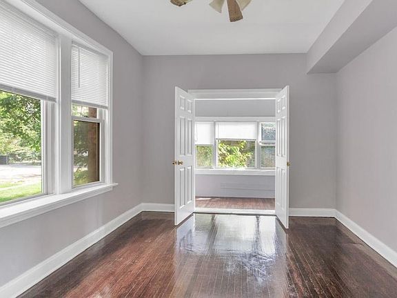4th image of 6123 S Eberhart Ave #1