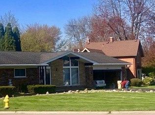 29000 S River Rd, Harrison Township, MI 48045