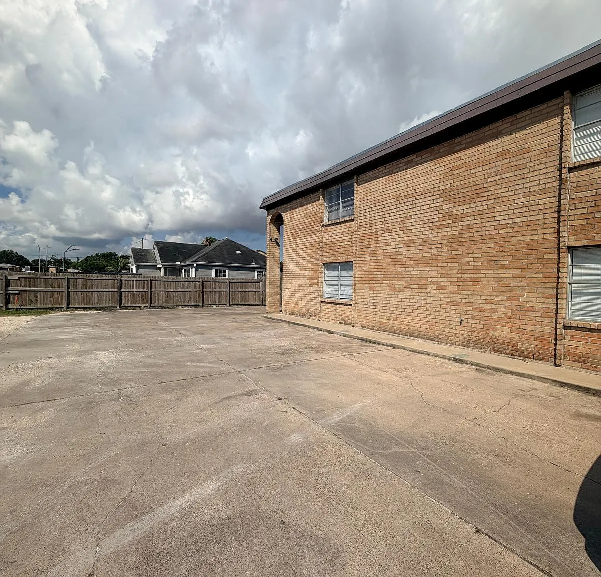2 bed, 1250 sqft, $1,100 — Photo 1