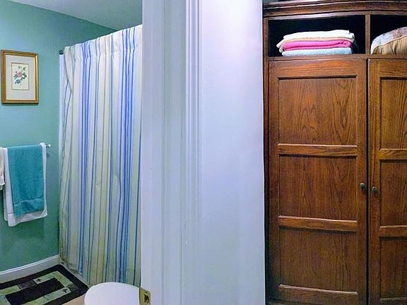 5th image of 328 Blue Hill Ave #2