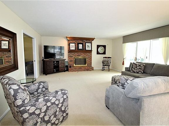 4th image of 3018 Spruce Ln