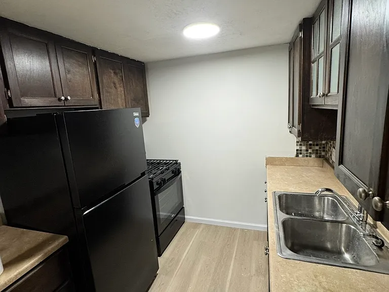 4910 Majestic Dr E — Photo 4