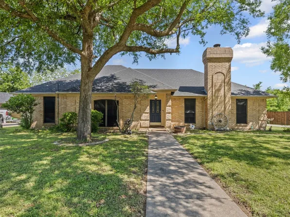 1311 Cindy Ct, Cleburne, TX 76033