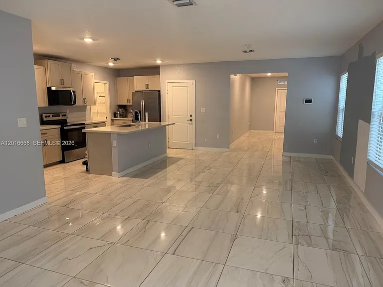 462 NE 6th Pl #1 — Photo 1