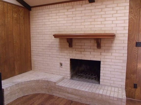 4th image of 1544 Glenhill Ln