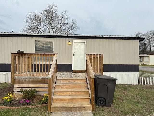 1st image of 128 Starwood Dr
