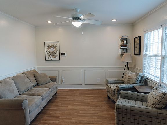 2nd image of 124 Brush Blvd