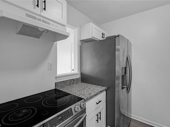 4th image of 504 Mystic Dr APT C