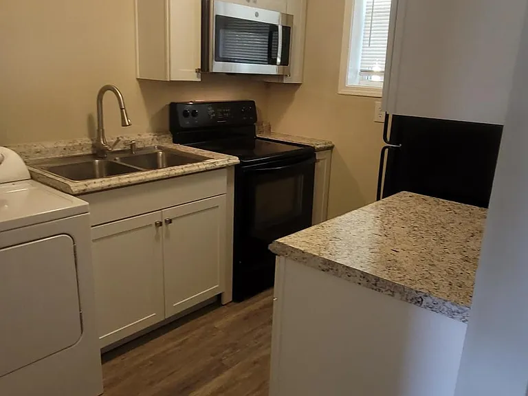 820 E Main St #822 — Photo 15