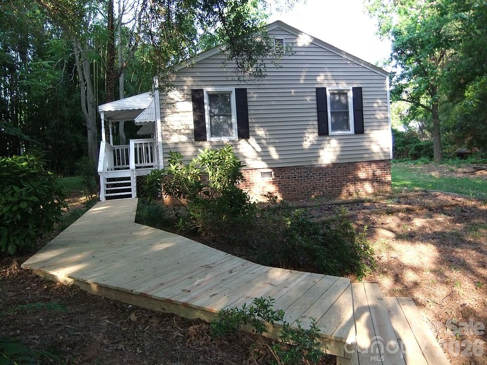 1st image of 1629 Harris Rd #1631