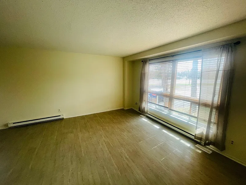 16 Sonnet Crescent Unit A — Photo 2
