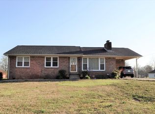 17 Hilltop Rd, Fayetteville, TN 37334